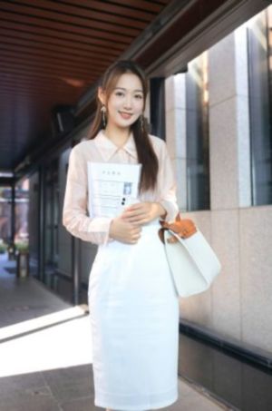 红色假期黑色婚礼 电影中字