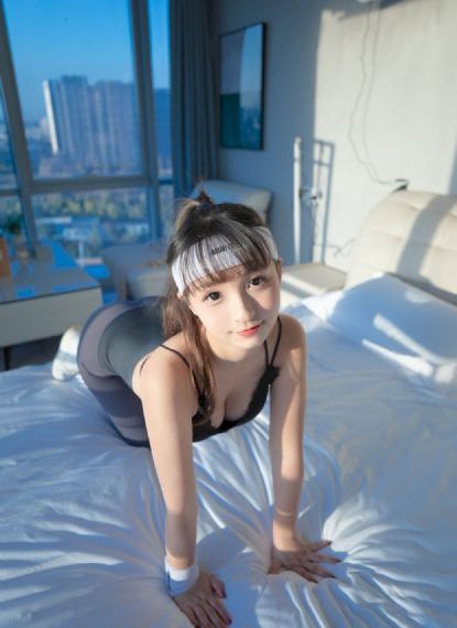裙子下面有怪兽