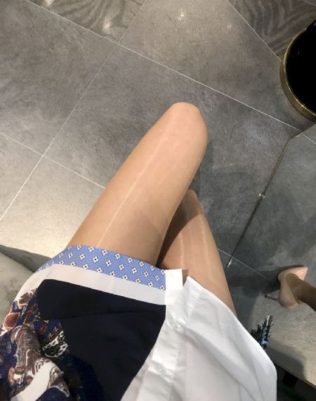 扒开双腿猛进入18p视频